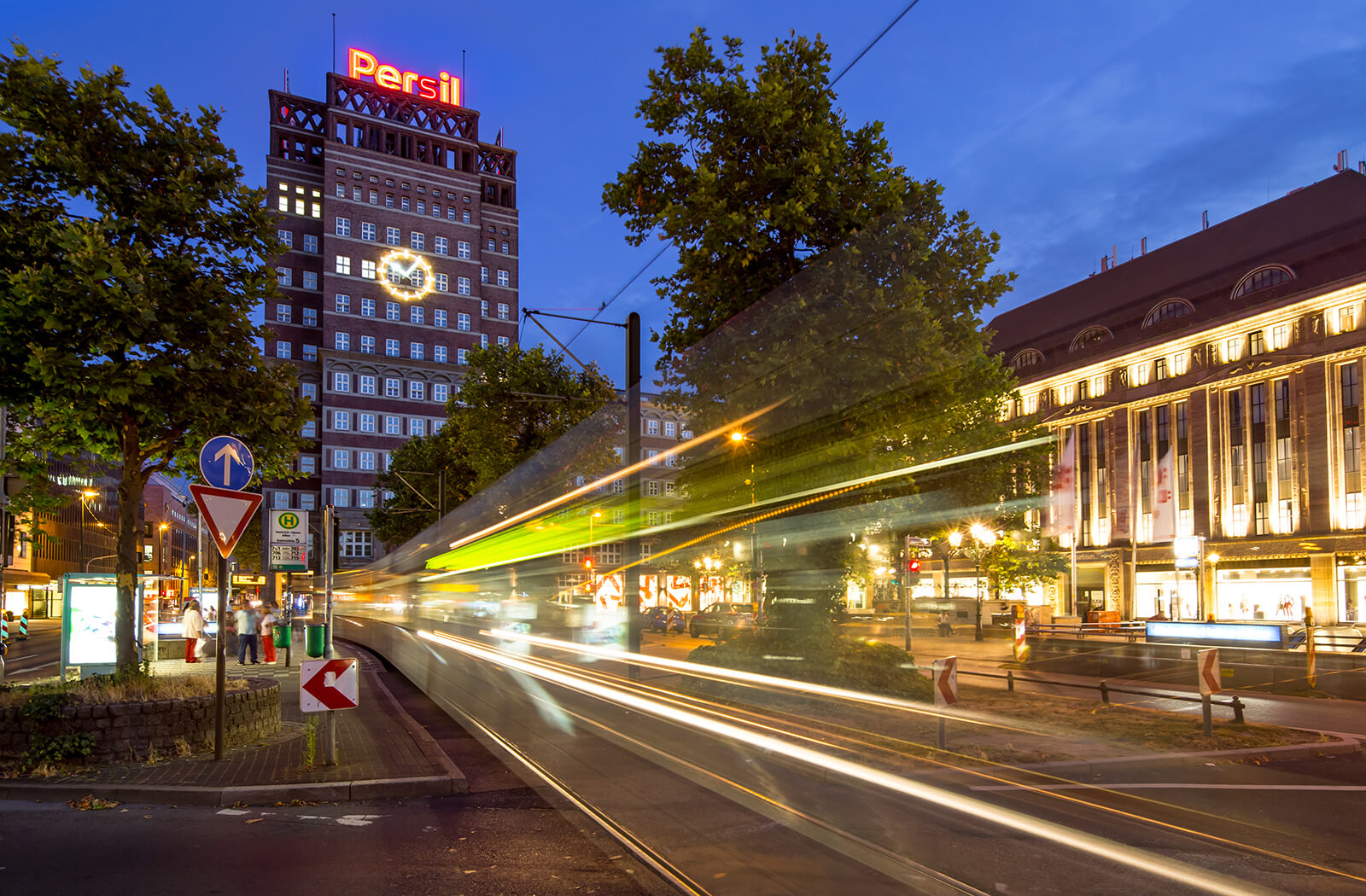 Wilhelm-Marx-Haus bei Nacht